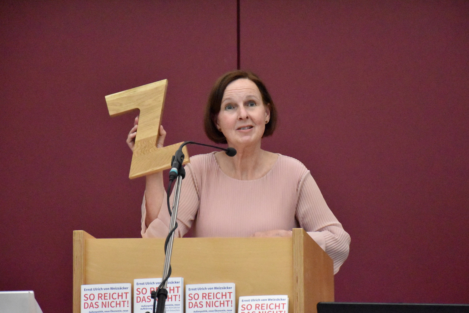 Ulrike Schneider bei der Verleihung des Zukunftspreises